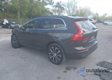2022 Volvo Xc60 B5 Momentum z USA, uszkodzony, nr VIN YV4L12DK1N1081221